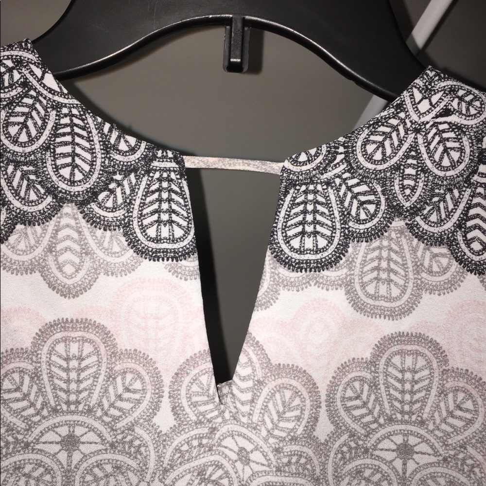 Women’s Light Pink, Gray, & Black Tank Top Size M - Picture 5 of 8